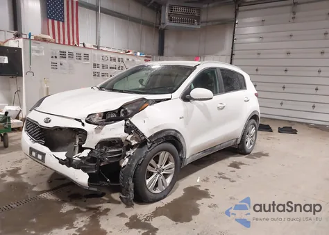 2017 Kia Sportage Lx z USA, uszkodzony, nr VIN KNDPMCACXH7099751